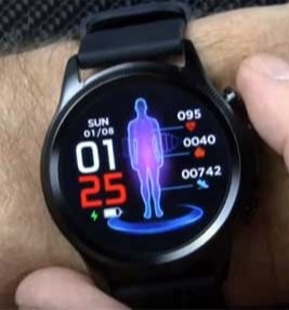 Geekran SmartWatch customer~ Ashley B. – Illinois, USA
